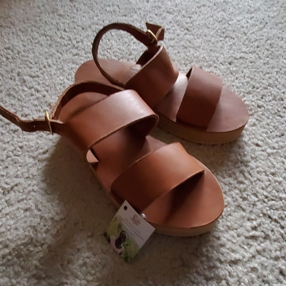 Platform leather sandals